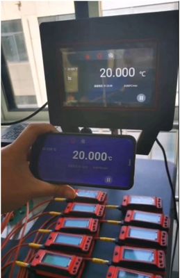 50Hz Fornecimento de energia Tela táctil Aquecimento inteligente 70C-300C Banho de óleo termostático para laboratório
